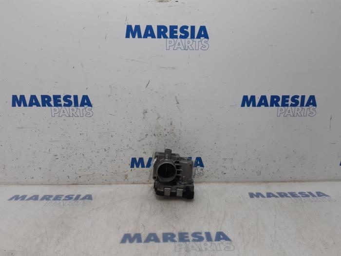 Gebruikte Gasklephuis Fiat Stilo MW (192C) 1.9 JTD 16V 140 Multijet Prijs € 49,00 Margeregeling aangeboden door Maresia Parts