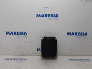 Gebruikte Head-up display Peugeot 508 SW (8E/8U) 2.2 HDiF 16V GT Prijs € 262,50 Margeregeling aangeboden door Maresia Parts