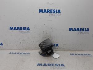 Gebruikte Aanjager Peugeot 4007 (VU/VV) 2.2 HDiF 16V Prijs € 55,00 Margeregeling aangeboden door Maresia Parts