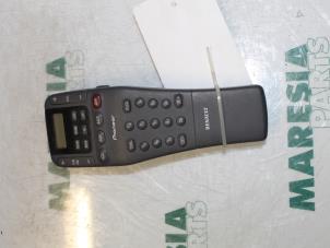 Gebruikte Radio Diversen Renault Espace (JE) 2.0 16V Prijs € 35,00 Margeregeling aangeboden door Maresia Parts