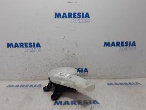 Gebruikte Kachel Ventilatiemotor Citroen C4 Grand Picasso (3A) 1.6 BlueHDI 120 Prijs € 35,00 Margeregeling aangeboden door Maresia Parts