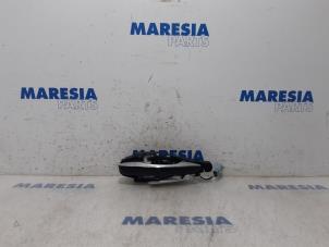 Gebruikte Deurgreep 4Deurs rechts-voor Citroen C4 Grand Picasso (3A) 1.6 BlueHDI 120 Prijs € 50,00 Margeregeling aangeboden door Maresia Parts