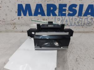 Gebruikte Handrem schakelaar Citroen C4 Grand Picasso (3A) 1.6 BlueHDI 120 Prijs € 20,00 Margeregeling aangeboden door Maresia Parts