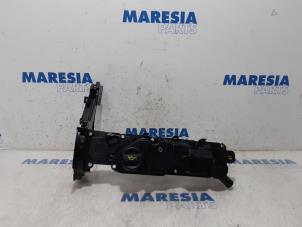 Gebruikte Kleppendeksel Peugeot 308 SW (L4/L9/LC/LJ/LR) 1.6 BlueHDi 120 Prijs € 35,00 Margeregeling aangeboden door Maresia Parts