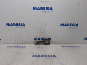 Gebruikte Drijfstang Fiat Stilo MW (192C) 1.9 JTD 16V 140 Multijet Prijs € 50,00 Margeregeling aangeboden door Maresia Parts