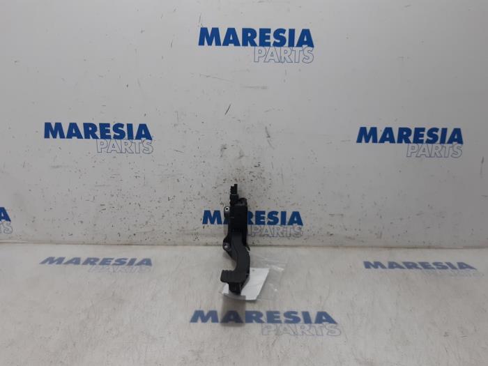 Gebruikte Gaspedaalpositie Sensor Peugeot 208 I (CA/CC/CK/CL) 1.2 Vti 12V PureTech 82 Prijs € 20,00 Margeregeling aangeboden door Maresia Parts