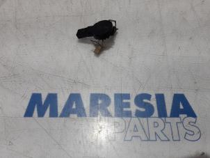 Gebruikte Regensensor Citroen C4 Cactus (0B/0P) 1.6 Blue Hdi 100 Prijs € 29,95 Margeregeling aangeboden door Maresia Parts