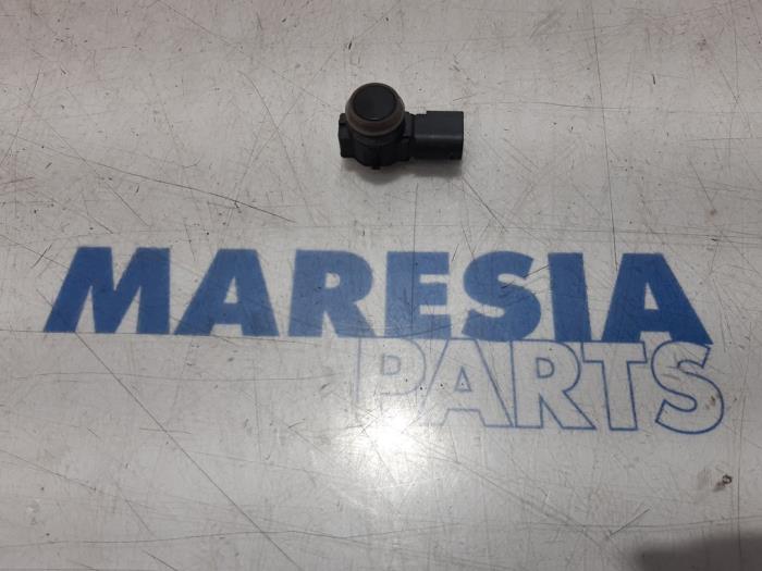 Gebruikte PDC Sensor Citroen C4 Cactus (0B/0P) 1.6 Blue Hdi 100 Prijs € 35,00 Margeregeling aangeboden door Maresia Parts