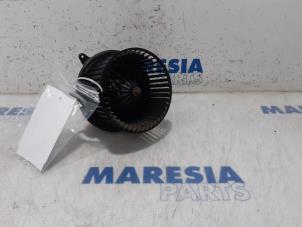 Gebruikte Blower Citroen C4 Cactus (0B/0P) 1.6 Blue Hdi 100 Prijs € 25,00 Margeregeling aangeboden door Maresia Parts