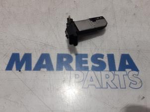Gebruikte Luchthoeveelheidsmeter Citroen C4 Cactus (0B/0P) 1.6 Blue Hdi 100 Prijs € 30,00 Margeregeling aangeboden door Maresia Parts