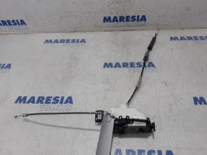 Gebruikte Deurslot Mechaniek 4Deurs links-achter Citroen C4 Cactus (0B/0P) 1.6 Blue Hdi 100 Prijs € 40,00 Margeregeling aangeboden door Maresia Parts