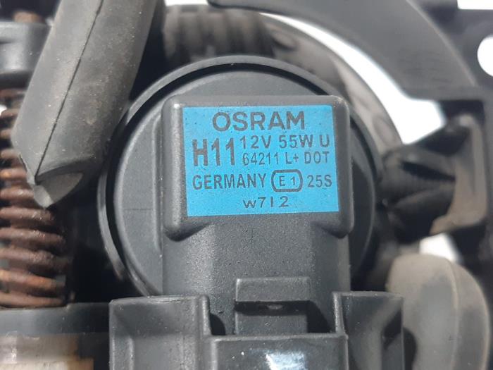 Mistlamp rechts-voor van een Citroën C4 Grand Picasso (UA) 2.0 16V Autom. 2008