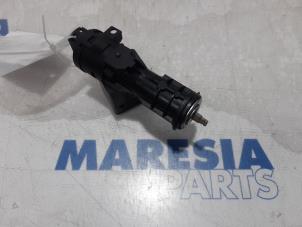 Gebruikte Kontaktslot + Sleutel Lancia Delta (844) 1.4 MultiAir 16V Prijs € 50,00 Margeregeling aangeboden door Maresia Parts