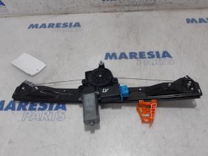 Gebruikte Ruitmechaniek 4Deurs links-voor Lancia Delta (844) 1.4 MultiAir 16V Prijs € 105,00 Margeregeling aangeboden door Maresia Parts