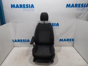Gebruikte Voorstoel links Peugeot 5008 I (0A/0E) 1.6 VTI 16V Prijs € 110,00 Margeregeling aangeboden door Maresia Parts