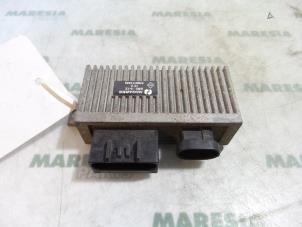 Gebruikte Gloeirelais Renault Kangoo Express (FC) 1.9 D 55 Prijs € 20,00 Margeregeling aangeboden door Maresia Parts