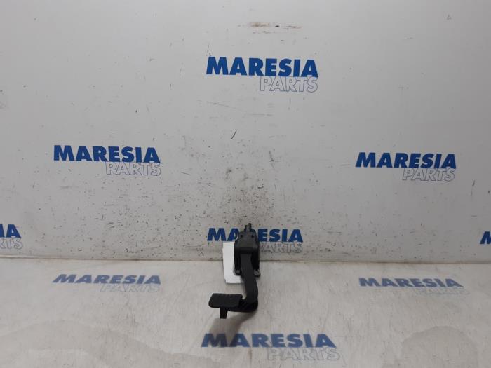 Gebruikte Sensor Gaspedaalpositie Citroen C4 Grand Picasso (UA) 2.0 16V Autom. Prijs € 30,00 Margeregeling aangeboden door Maresia Parts