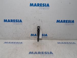 Gebruikte Pen Bobine Citroen C5 III Tourer (RW) 1.6 16V THP 155 Prijs € 15,00 Margeregeling aangeboden door Maresia Parts
