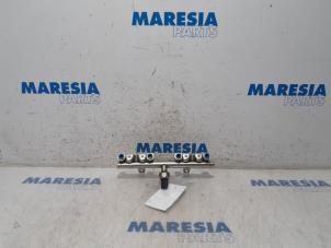 Gebruikte Injector brug Citroen C5 III Tourer (RW) 1.6 16V THP 155 Prijs € 40,00 Margeregeling aangeboden door Maresia Parts