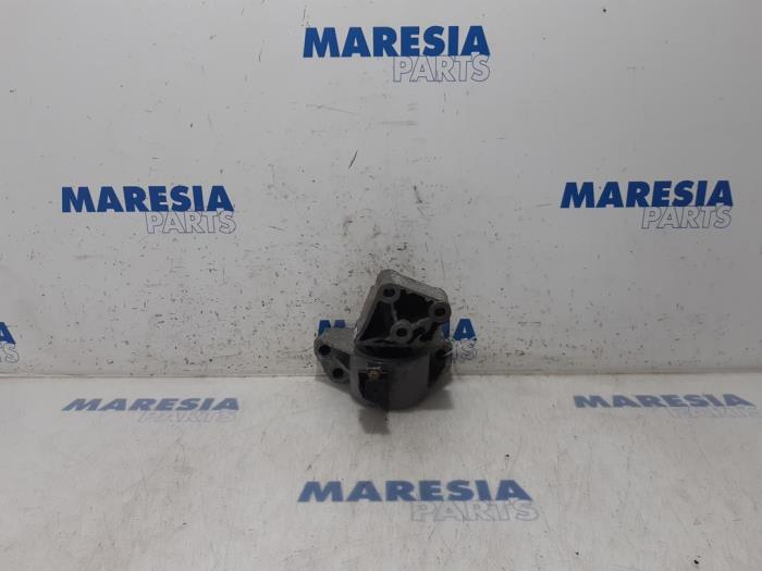 Gebruikte Motorsteun Opel Combo 1.3 CDTI 16V ecoFlex Prijs € 30,00 Margeregeling aangeboden door Maresia Parts