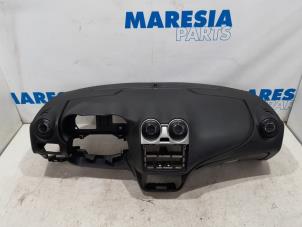 Gebruikte Dashboard Alfa Romeo MiTo (955) 1.4 16V Prijs € 367,50 Margeregeling aangeboden door Maresia Parts