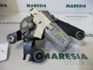 Gebruikte Ruitenwissermotor achter Peugeot 206 (2A/C/H/J/S) 1.6 16V Prijs € 25,00 Margeregeling aangeboden door Maresia Parts