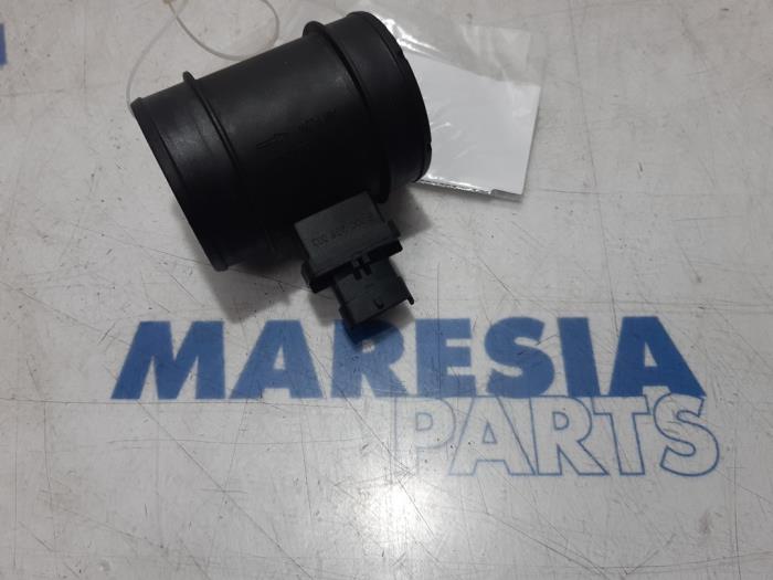 Gebruikte Luchthoeveelheidsmeter Opel Combo 1.3 CDTI 16V ecoFlex Prijs € 25,00 Margeregeling aangeboden door Maresia Parts