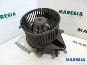 Gebruikte Kachel Ventilatiemotor Peugeot Partner 2.0 HDI Prijs € 50,00 Margeregeling aangeboden door Maresia Parts