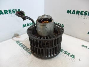 Gebruikte Aanjager Renault Espace (JE) 3.0 V6 24V Grand Espace Prijs € 20,00 Margeregeling aangeboden door Maresia Parts