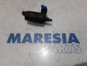 Gebruikte Ruitensproeierpomp voor Fiat 500 (312) 0.9 TwinAir 60 Prijs € 15,00 Margeregeling aangeboden door Maresia Parts