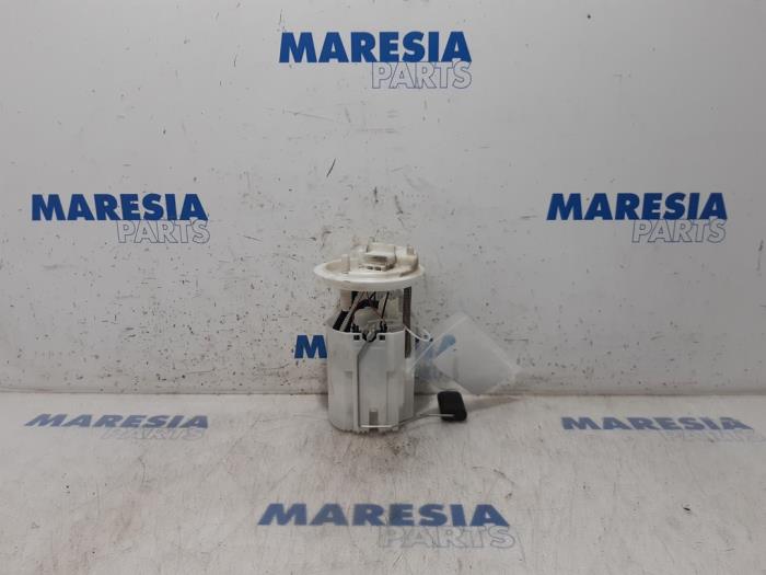 Gebruikte Tank element Pomp Fiat Punto III (199) 0.9 TwinAir Turbo 100 Prijs € 50,00 Margeregeling aangeboden door Maresia Parts