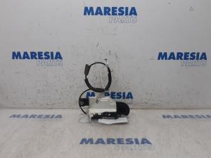 Gebruikte Deurslot Mechaniek 4Deurs links-voor Peugeot 5008 I (0A/0E) 1.6 THP 16V Prijs € 24,99 Margeregeling aangeboden door Maresia Parts