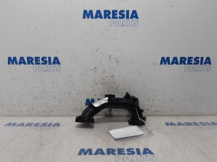 Gebruikte Spruitstuk Inlaat Peugeot 208 I (CA/CC/CK/CL) 1.6 Blue HDi 100 Prijs € 35,00 Margeregeling aangeboden door Maresia Parts