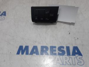 Gebruikte Licht Schakelaar Citroen Jumper (U9) 2.2 Blue HDi 140 Prijs € 60,50 Inclusief btw aangeboden door Maresia Parts