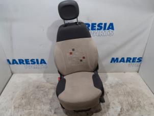 Gebruikte Voorstoel links Fiat Panda (312) 0.9 TwinAir 65 Prijs € 210,00 Margeregeling aangeboden door Maresia Parts