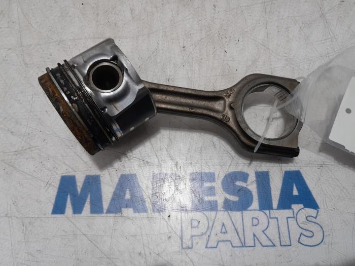 Gebruikte Zuiger Citroen C4 Picasso (3D/3E) 1.6 BlueHDI 115 Prijs € 131,25 Margeregeling aangeboden door Maresia Parts