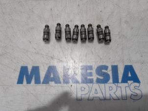 Gebruikte Klepstoter Citroen C4 Picasso (3D/3E) 1.6 BlueHDI 115 Prijs € 20,00 Margeregeling aangeboden door Maresia Parts