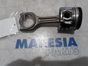 Gebruikte Zuiger Citroen C4 Cactus (0B/0P) 1.6 Blue Hdi 100 Prijs € 75,00 Margeregeling aangeboden door Maresia Parts