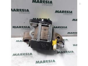 Gebruikte Veiligheidsgordel links-voor Lancia Lybra SW 2.4 JTD Prijs € 35,00 Margeregeling aangeboden door Maresia Parts