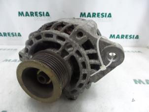 Gebruikte Dynamo Fiat Stilo (192A/B) 1.8 16V 3-Drs. Prijs € 50,00 Margeregeling aangeboden door Maresia Parts