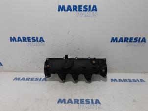 Gebruikte Kleppendeksel Renault Megane III Grandtour (KZ) 1.5 dCi 110 Prijs € 39,00 Margeregeling aangeboden door Maresia Parts