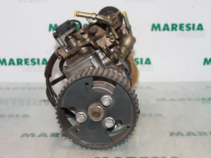 Gebruikte Brandstofpomp Mechanisch Fiat Marea (185AX) 1.9 Tds 100 ELX Prijs € 75,00 Margeregeling aangeboden door Maresia Parts