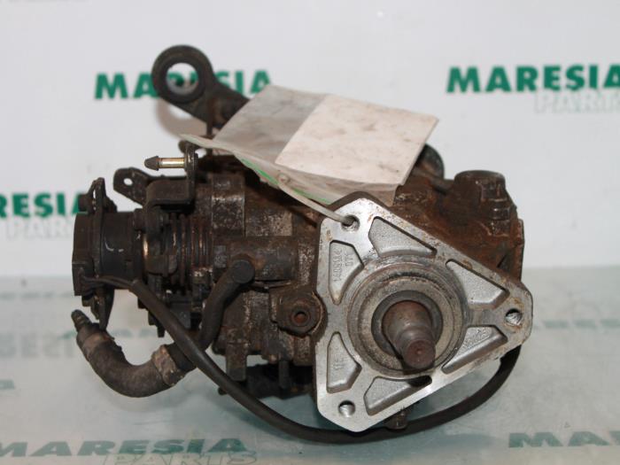Gebruikte Brandstofpomp Mechanisch Fiat Marea (185AX) 1.9 Tds 100 ELX Prijs € 75,00 Margeregeling aangeboden door Maresia Parts