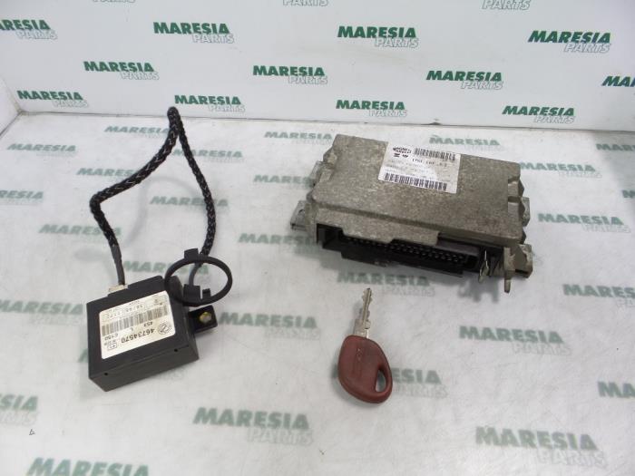 Computer Motormanagement van een Fiat Punto I (176) 60 1.2 S,SX,Selecta 1998