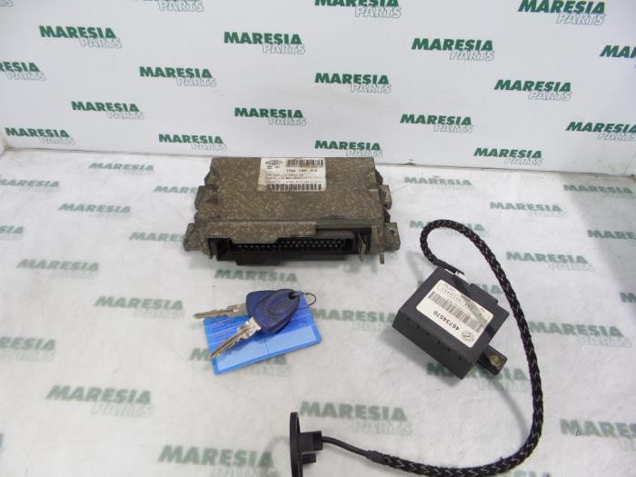 Computer Motormanagement Fiat Punto I (176), 1993 / 1999 60 1.2 i.e. Selecta, Hatchback, Benzine, 1.242cc, 43kW (58pk), FWD, 176B1000, 1994-06 / 1997-04, 176AP (Gebruikt)