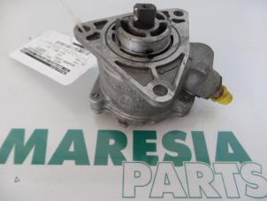 Gebruikte Vacuumpomp (Diesel) Fiat Bravo (182A) 1.9 TDS SX,ELX 100 Prijs € 35,00 Margeregeling aangeboden door Maresia Parts