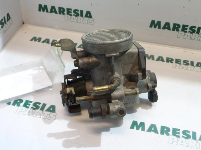 Gebruikte Gasklephuis Lancia Lybra SW 1.8 16V VVT Prijs € 105,00 Margeregeling aangeboden door Maresia Parts