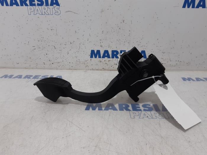 Gebruikte Gaspedaalpositie Sensor Fiat Panda (312) 0.9 TwinAir 65 Prijs € 35,00 Margeregeling aangeboden door Maresia Parts