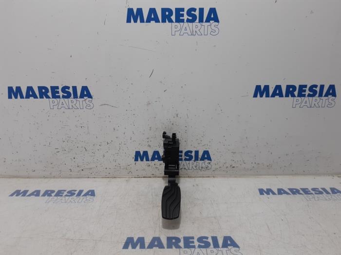 Sensor Gaspedaalpositie Renault Megane IV (RFBB), 2015 1.2 Energy TCE 130, Hatchback, 4Dr, Benzine, 1.197cc, 97kW (132pk), FWD, H5F408; H5FF4, 2015-11, F2MR (Gebruikt)