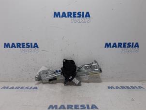 Gebruikte Ruitmechaniek 4Deurs rechts-achter Renault Megane IV (RFBB) 1.2 Energy TCE 130 Prijs € 50,00 Margeregeling aangeboden door Maresia Parts